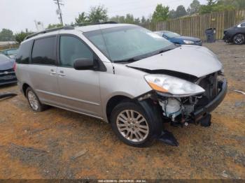  Salvage Toyota Sienna
