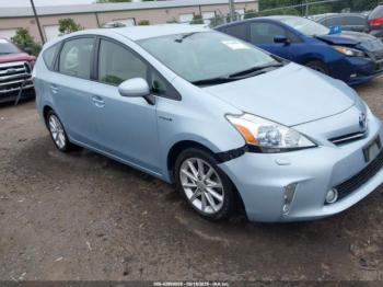  Salvage Toyota Prius v