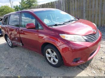  Salvage Toyota Sienna