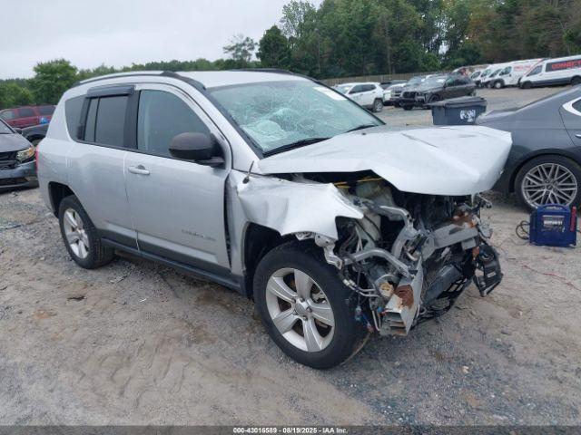  Salvage Jeep Compass