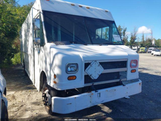  Salvage Freightliner Chassis