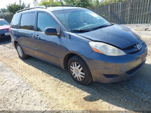  Salvage Toyota Sienna