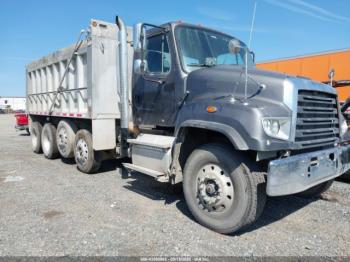  Salvage Freightliner 114sd