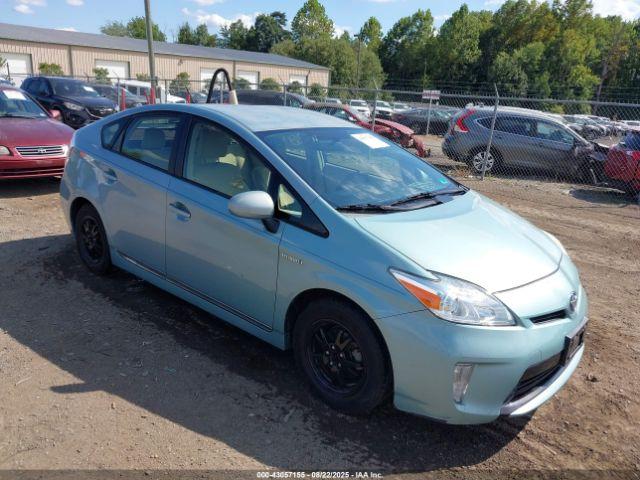  Salvage Toyota Prius