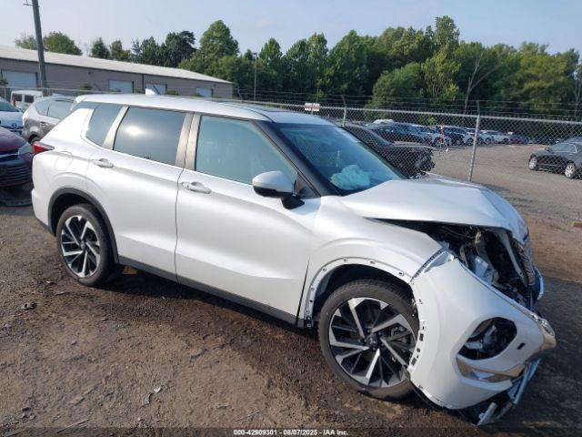  Salvage Mitsubishi Outlander