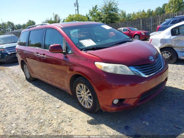  Salvage Toyota Sienna