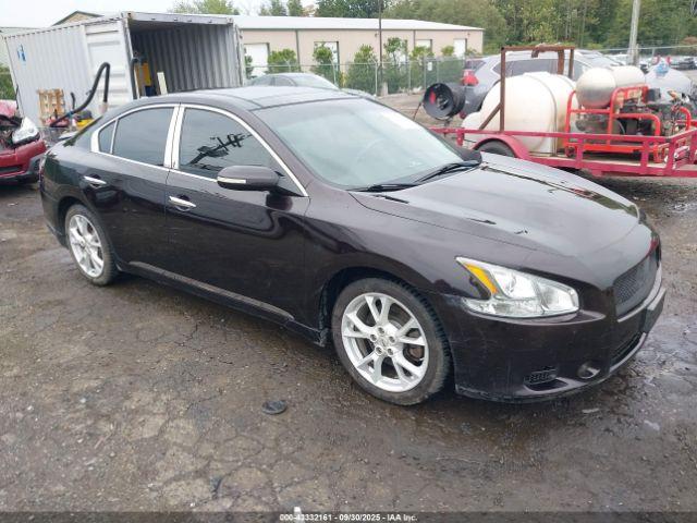  Salvage Nissan Maxima