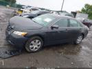 Toyota Camry Le Image 9
