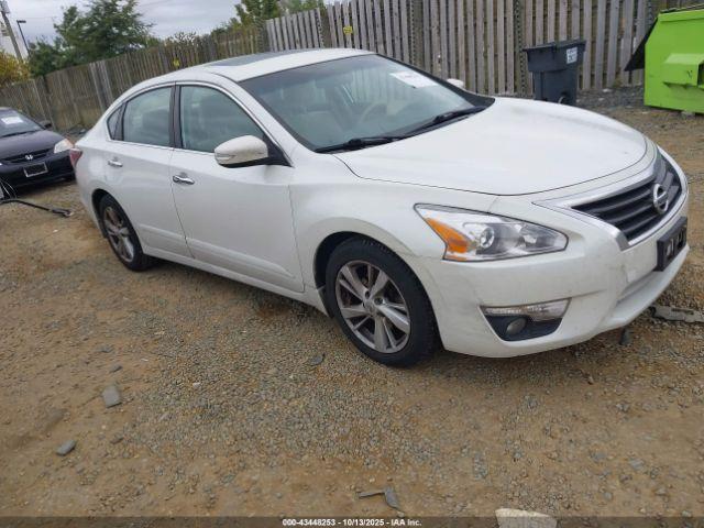  Salvage Nissan Altima