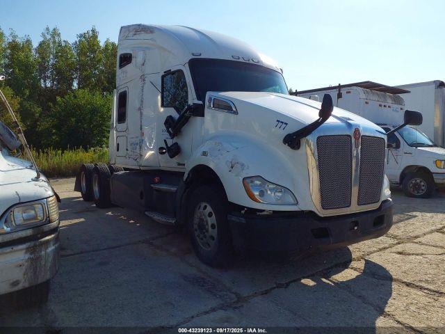  Salvage Kenworth Construction