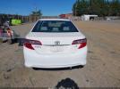 Toyota Camry Le Image 10