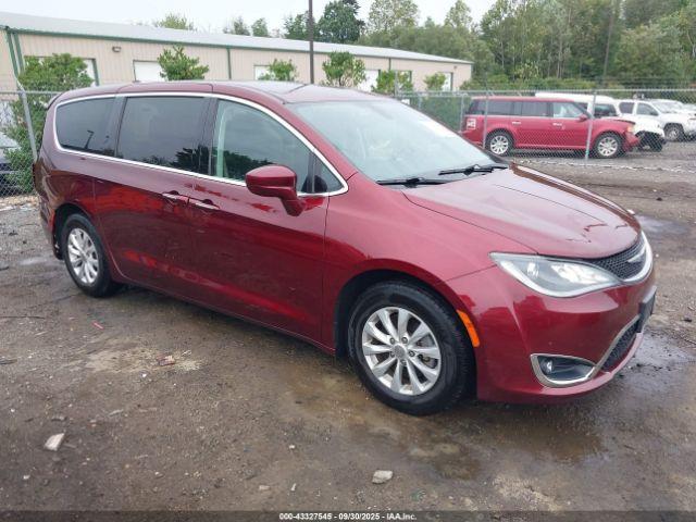  Salvage Chrysler Pacifica