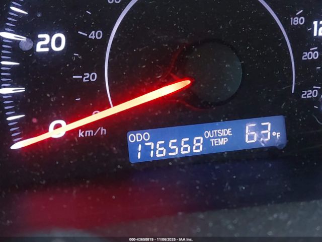 Toyota Camry Le Image 5