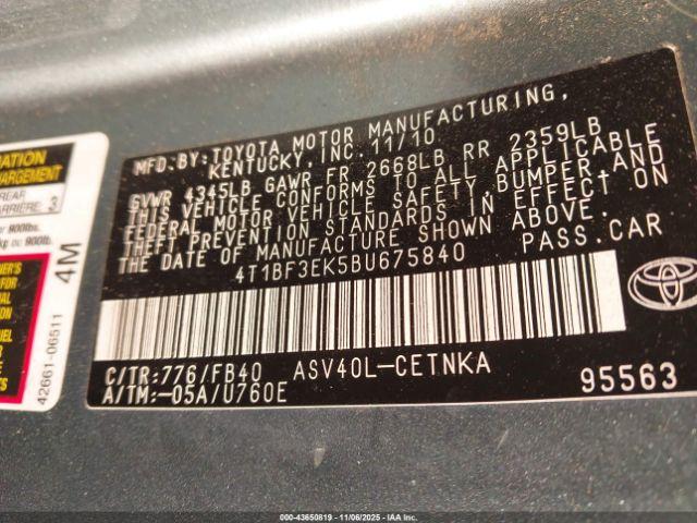 Toyota Camry Le Image 4