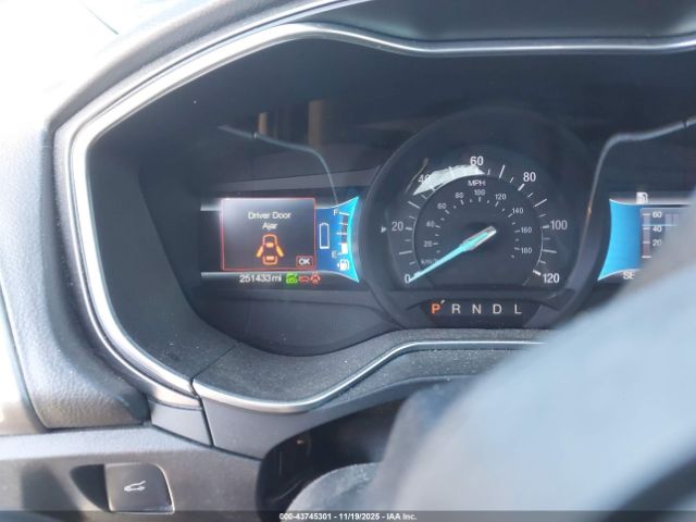 Ford Fusion Se Image 8