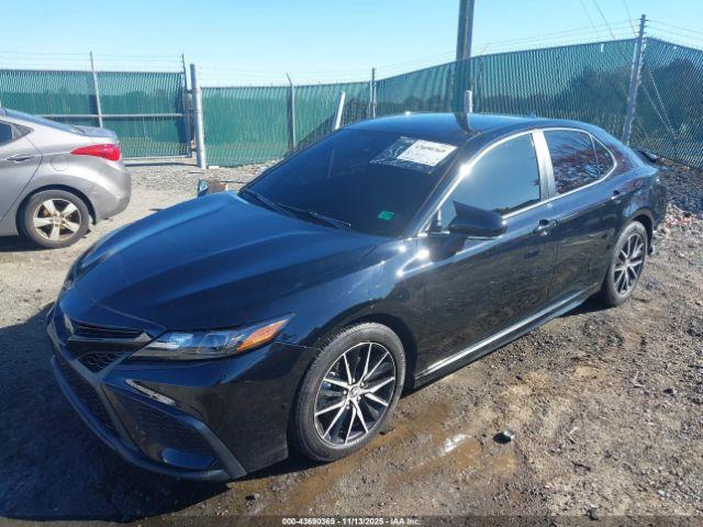 Toyota Camry Se Image 16