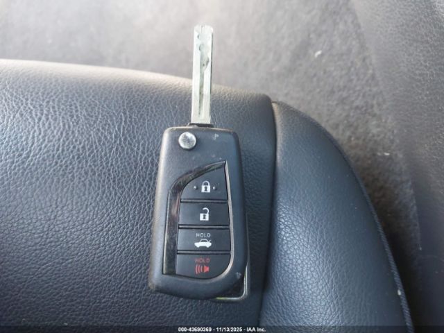 Toyota Camry Se Image 9