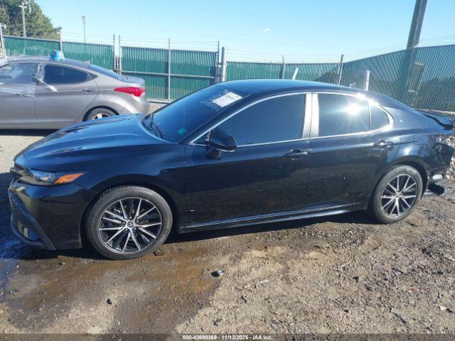 Toyota Camry Se Image 17