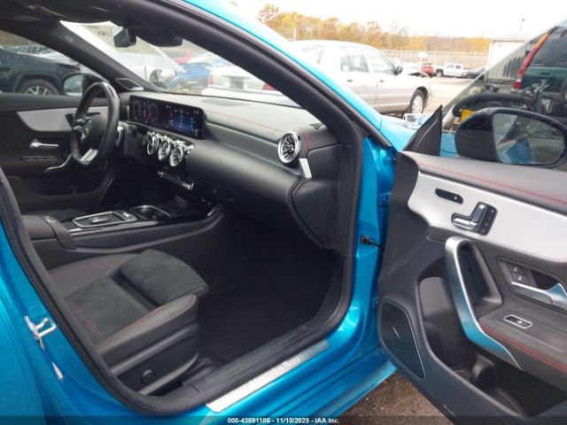 Mercedes-Benz Cla-class 4matic Image 6