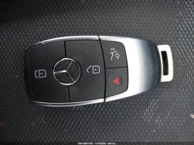 Mercedes-Benz Cla-class 4matic Image 4