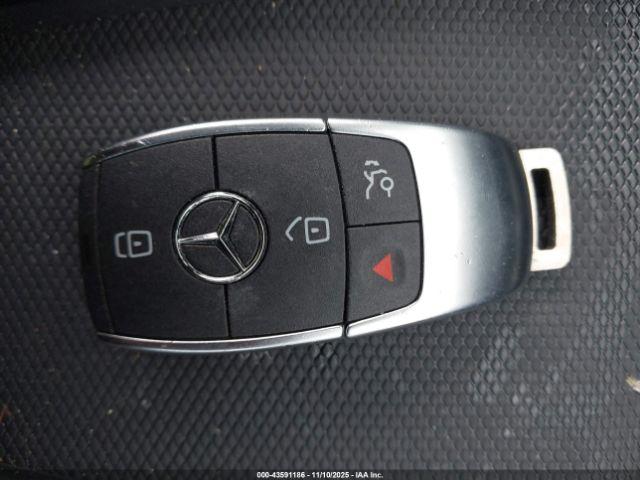 Mercedes-Benz Cla-class 4matic Image 4