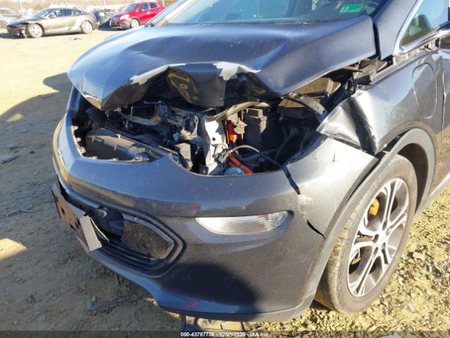 Chevrolet Bolt Premier Image 11