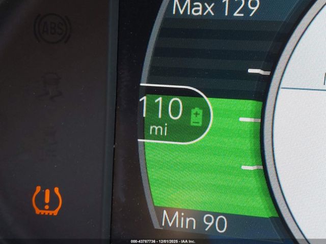 Chevrolet Bolt Premier Image 12