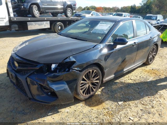 Toyota Camry Se Image 13