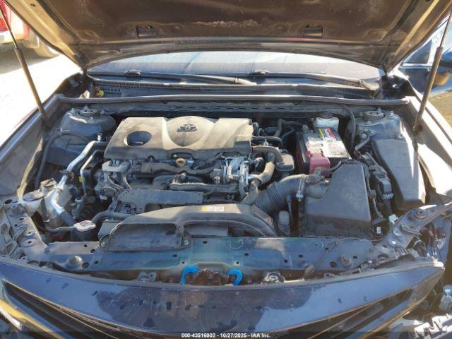 Toyota Camry Se Image 12