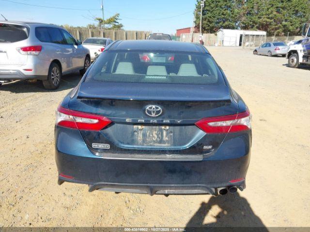 Toyota Camry Se Image 5