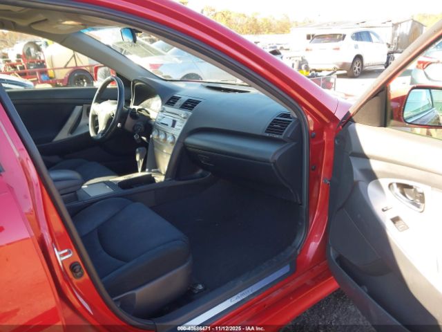 Toyota Camry Se Image 6