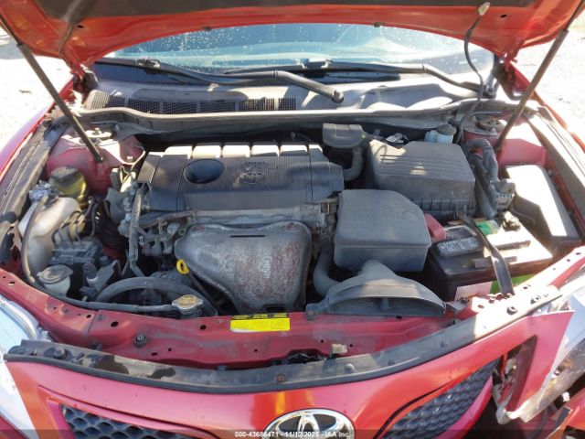 Toyota Camry Se Image 16