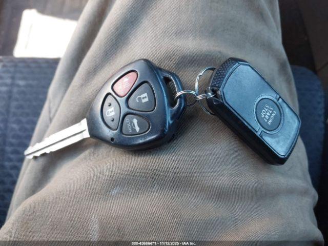 Toyota Camry Se Image 8