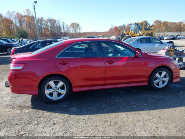 Toyota Camry Se Image 10
