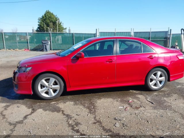 Toyota Camry Se Image 11