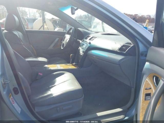 Toyota Camry Xle V6 Image 9