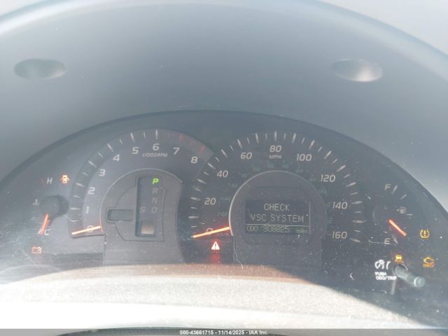 Toyota Camry Xle V6 Image 10