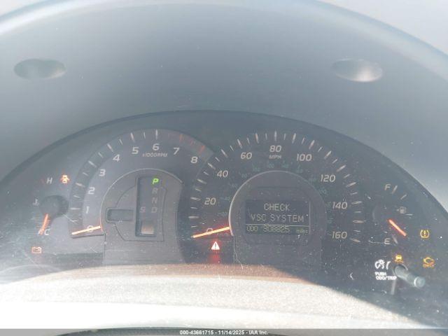 Toyota Camry Xle V6 Image 10