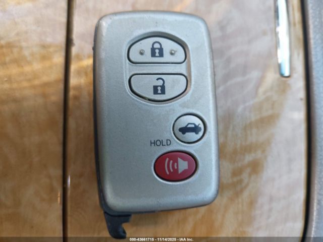 Toyota Camry Xle V6 Image 12