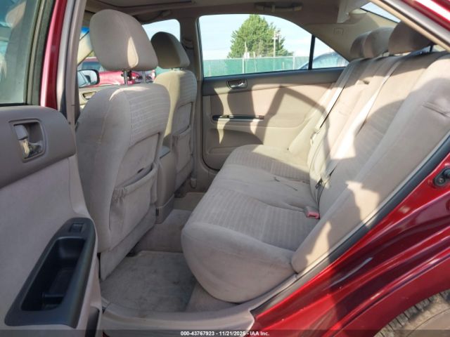 Toyota Camry Le Image 14