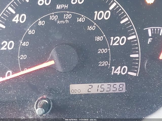 Toyota Camry Le Image 10