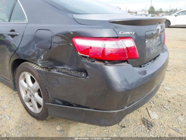 Toyota Camry Se V6 Image 10