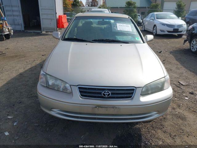 Toyota Camry Le V6 Image 11