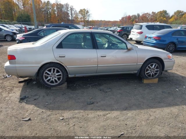 Toyota Camry Le V6 Image 12