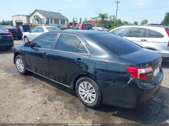 Toyota Camry Le Image 4