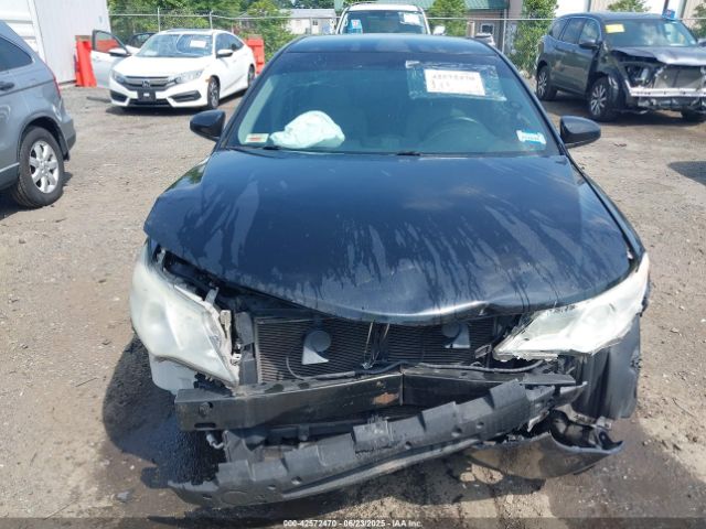 Toyota Camry Le Image 5