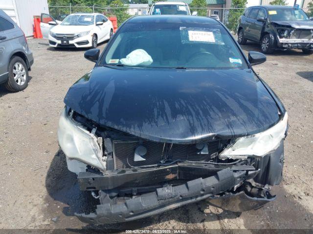 Toyota Camry Le Image 5