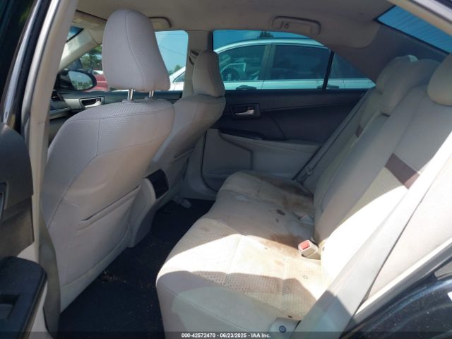 Toyota Camry Le Image 7