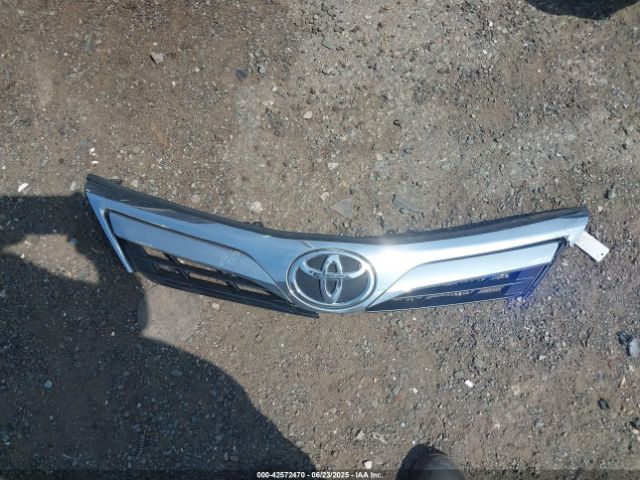 Toyota Camry Le Image 15