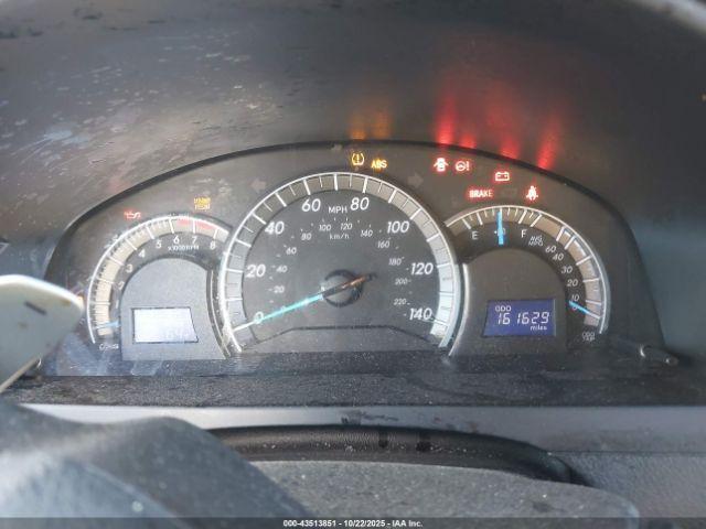 Toyota Camry Se Image 8